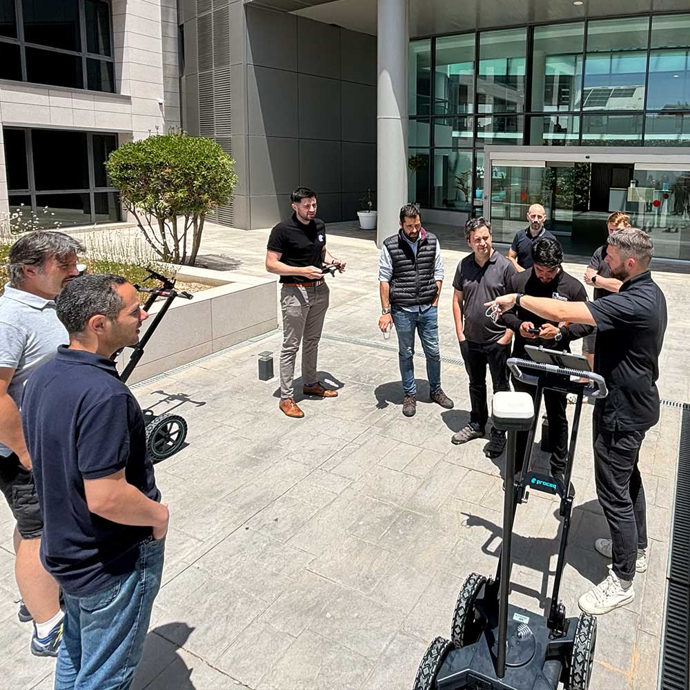 Screening Eagle home slide 4