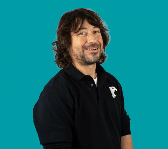 Esteban Lafuente-with background.png